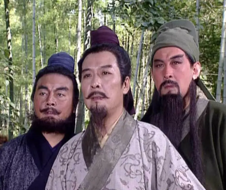 袍泽与君臣：刘备与关羽关系的真实图景