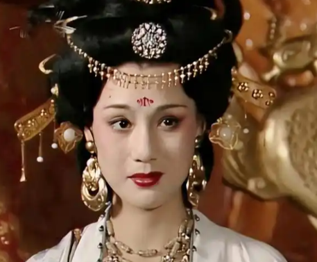 宫廷惊魂与权力博弈：武惠妃之死的多维真相