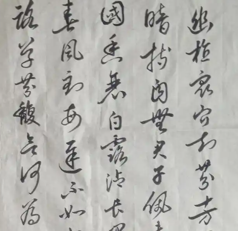 暮春羁旅的悲歌：崔涂春夕中的乡愁与人生困境